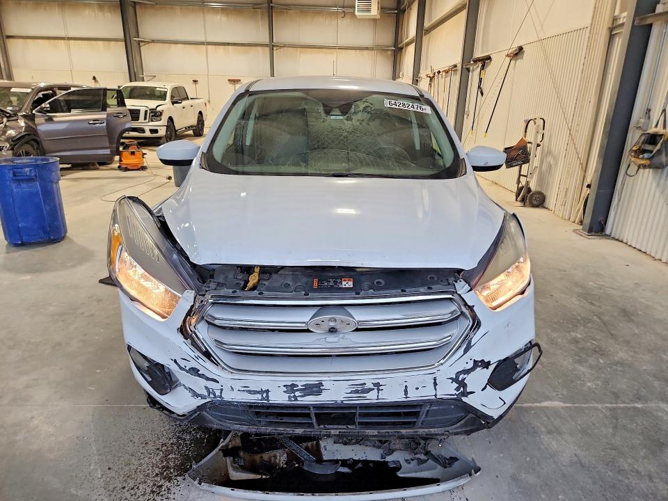 Photo 5 from auction – 2019 FORD ESCAPE with VIN 1FMCU0GD0KUB59375