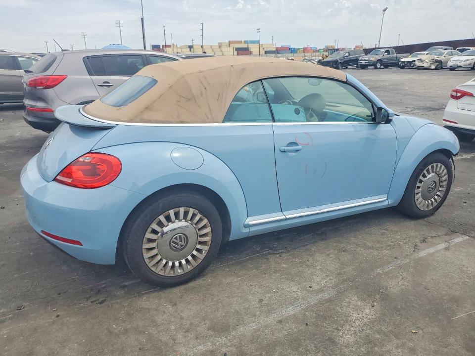Photo 3 from auction – 2015 VOLKSWAGEN BEETLE with VIN 3VW517AT4FM801697
