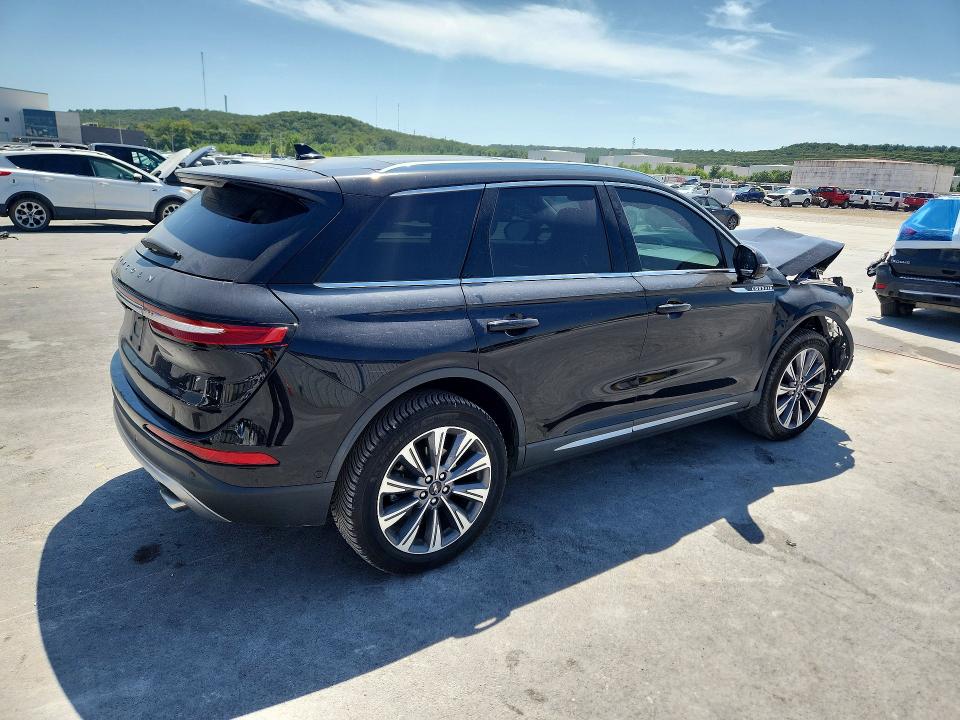 Photo 3 from auction – 2021 LINCOLN CORSAIR with VIN 5LMCJ2C91MUL13775