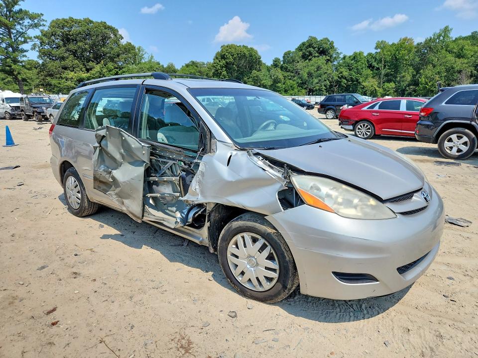 Photo 4 from auction – 2007 TOYOTA SIENNA with VIN 5TDZK23C97S042208
