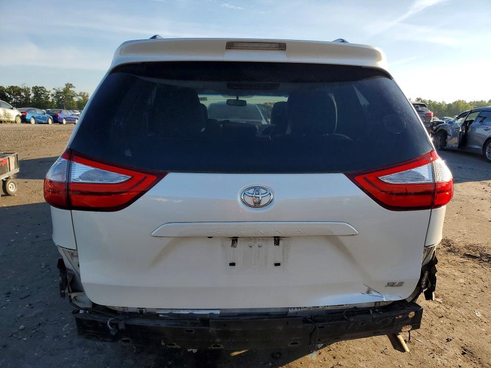 Photo 6 from auction – 2016 TOYOTA SIENNA with VIN 5TDYK3DC2GS720670