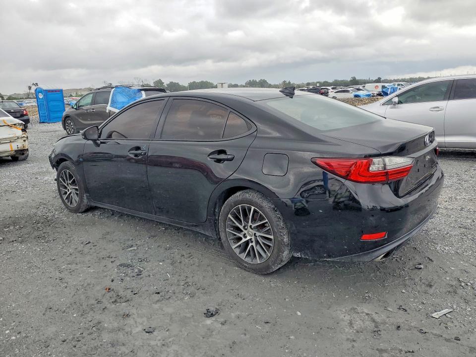 Zdjęcie 2 z aukcji – 2016 LEXUS ES z VIN 58ABK1GG9GU021318