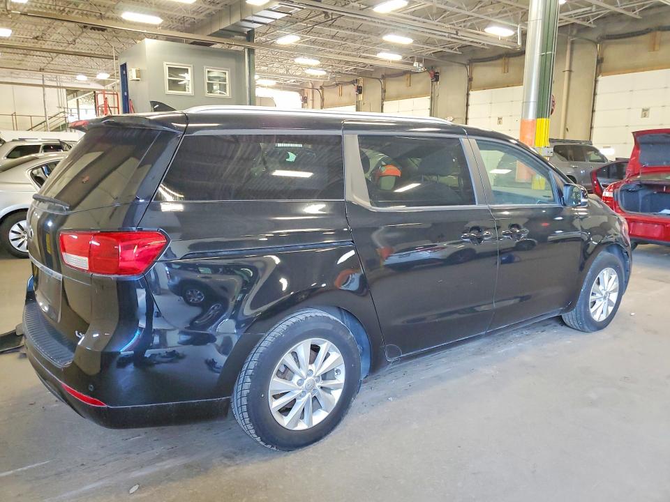 Photo 3 from auction – 2016 KIA SEDONA with VIN KNDMB5C16G6085933
