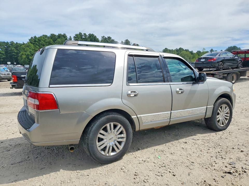 Photo 3 from auction – 2008 LINCOLN NAVIGATOR with VIN 5LMFU28598LJ13491