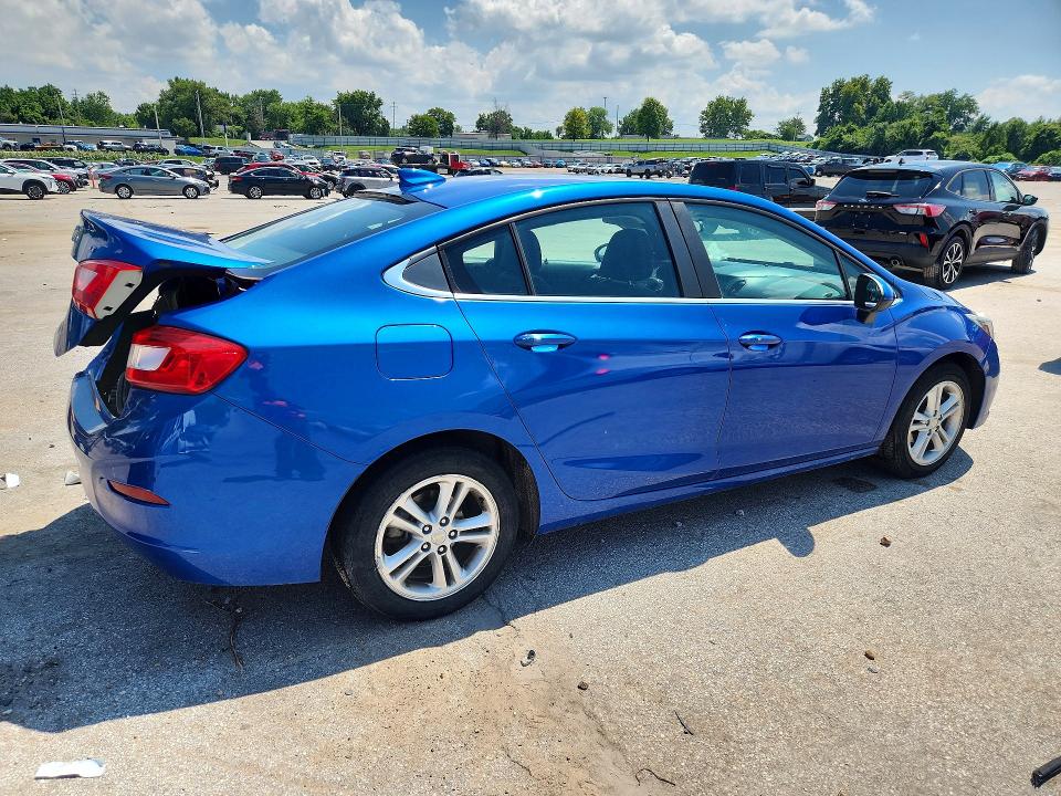 Photo 3 from auction – 2016 CHEVROLET CRUZE with VIN 1G1BE5SM7G7268979