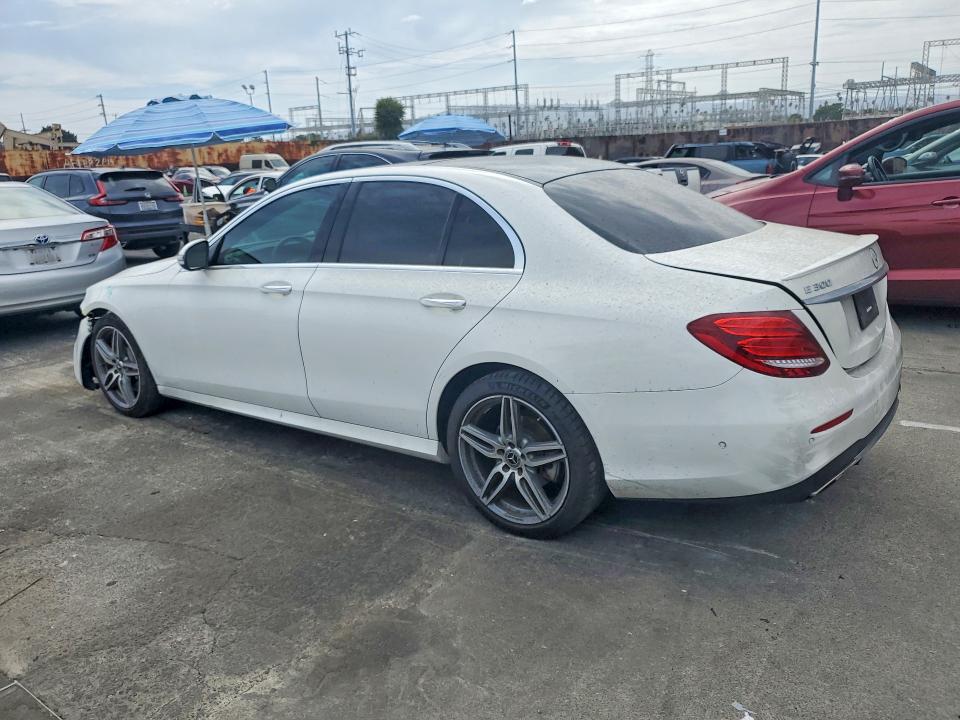 Photo 2 from auction – 2018 MERCEDES-BENZ E with VIN WDDZF4JB5JA406399