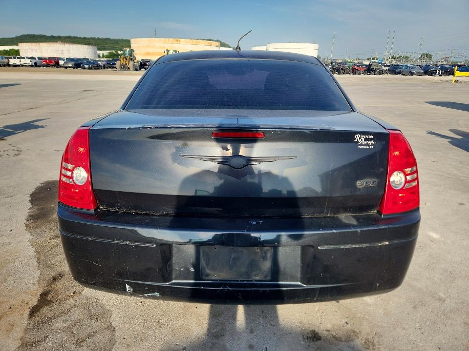 Photo 6 from auction – 2008 CHRYSLER 300 with VIN 2C3KA43R18H159046