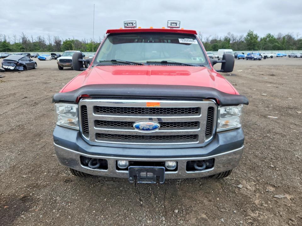 Photo 5 from auction – 2005 FORD F350 with VIN 1FDWX37P65EB06548