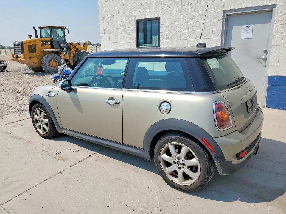 Photo 2 from auction – 2009 MINI COOPER with VIN WMWMF73569TT94340