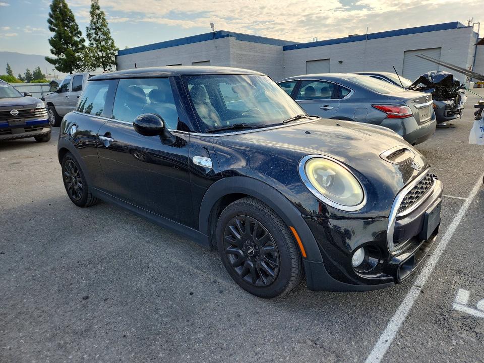 Photo 4 from auction – 2017 MINI COOPER with VIN WMWXP7C56H2C61286