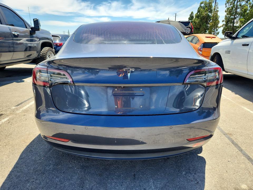 Foto 6 de la subasta – 2018 TESLA MODEL 3 con VIN 5YJ3E1EA0JF016398
