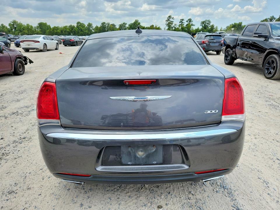 Photo 6 from auction – 2018 CHRYSLER 300 with VIN 2C3CCAEG3JH123390