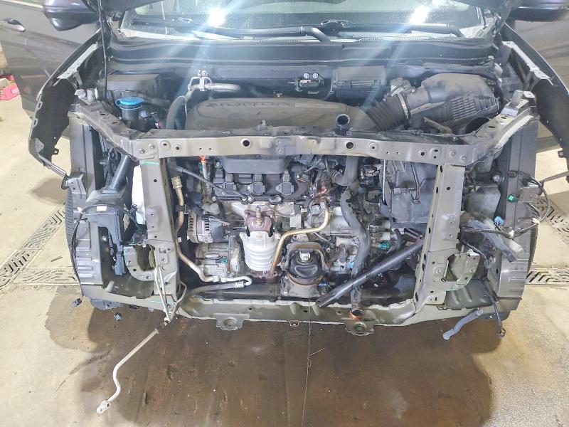 Photo 12 from auction – 2018 HONDA PILOT with VIN 5FNYF6H55JB050223