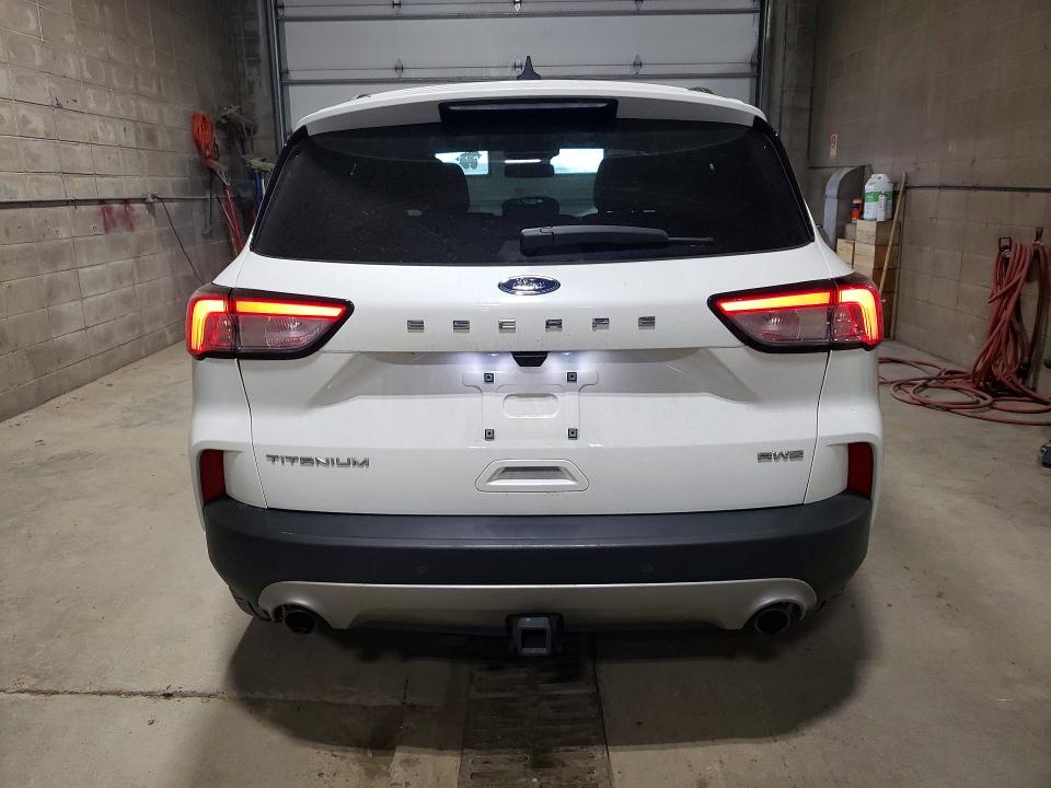 Photo 6 from auction – 2022 FORD ESCAPE with VIN 1FMCU9J90NUA57037