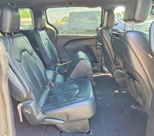 Фото 11 с аукциона – 2019 CHRYSLER PACIFICA с VIN 2C4RC1EG7KR746612