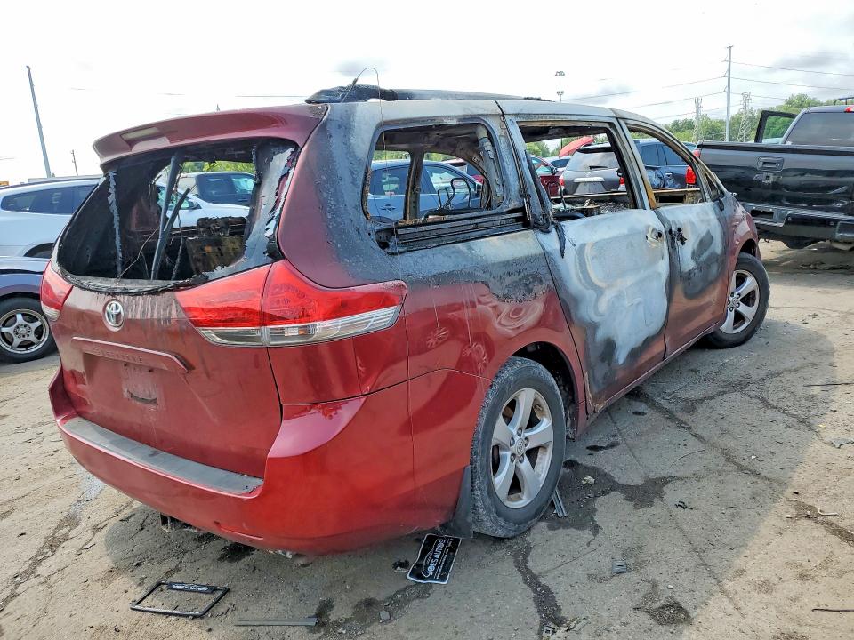 Photo 3 from auction – 2011 TOYOTA SIENNA with VIN 5TDKK3DC8BS035488