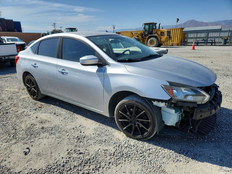 Photo 4 from auction – 2017 NISSAN SENTRA with VIN 3N1AB7AP6HY215275