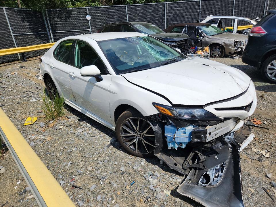 Снимка 4 от търг – 2024 TOYOTA CAMRY с VIN 4T1T11AK1RU900438