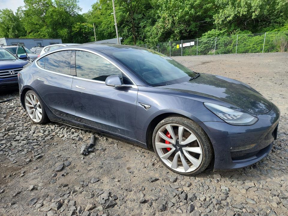 Photo 4 from auction – 2019 TESLA MODEL 3 with VIN 5YJ3E1EB3KF237567