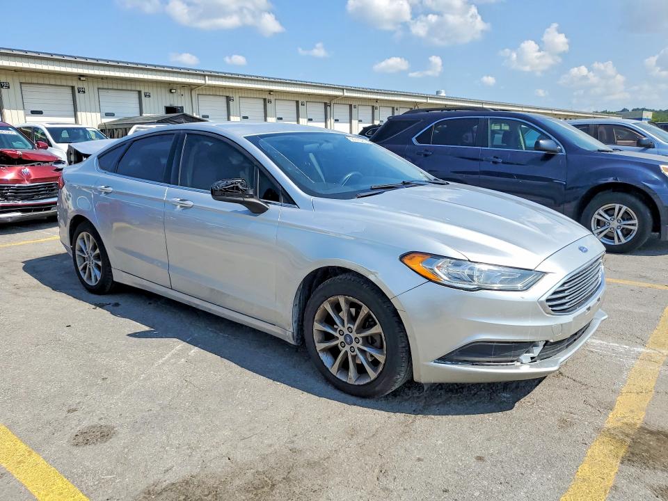 صورة رقم 4 من المزاد - 2017 FORD FUSION مع VIN 3FA6P0HD7HR332838