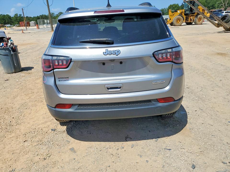 Photo 6 from auction – 2019 JEEP COMPASS with VIN 3C4NJCBB8KT679542