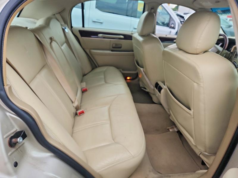 Photo 10 from auction – 2008 LINCOLN TOWN CAR with VIN 2LNHM82V58X663684