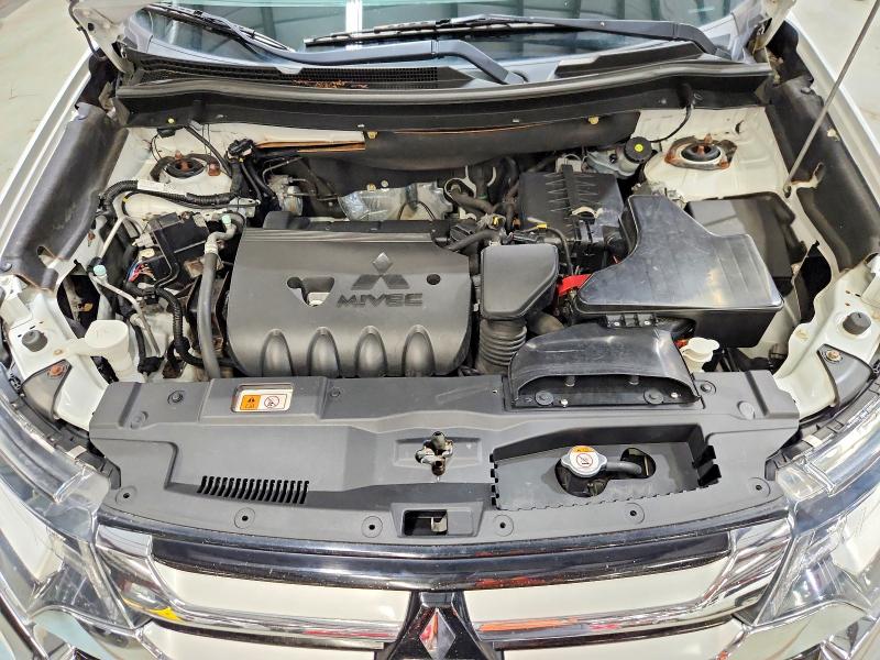 Photo 12 from auction – 2017 MITSUBISHI OUTLANDER with VIN JA4AD2A33HZ000511