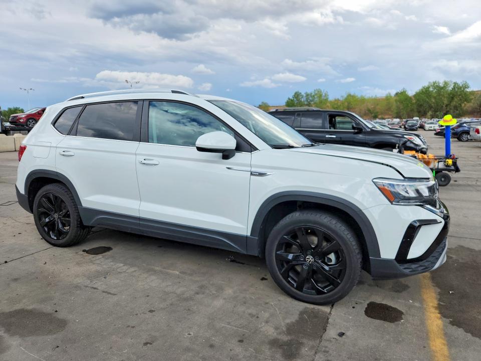 Foto 4 de la subasta – 2022 VOLKSWAGEN TAOS con VIN 3VVPX7B20NM010762