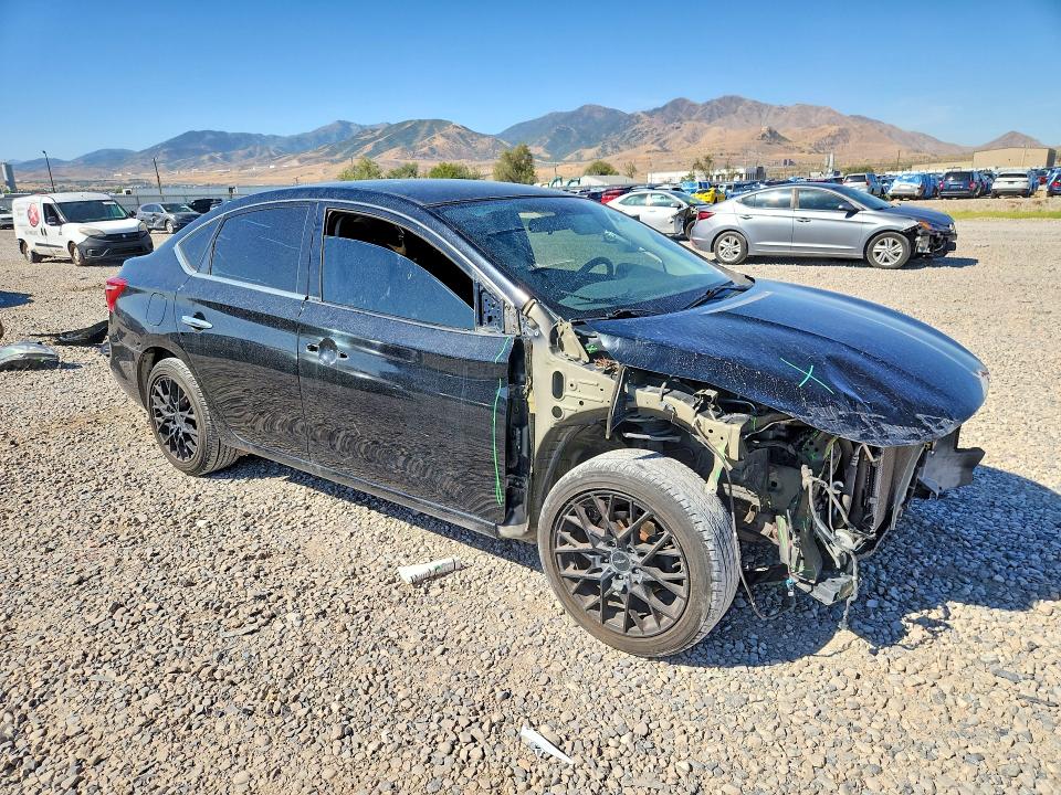 Photo 4 from auction – 2017 NISSAN SENTRA with VIN 3N1AB7AP5HY260143