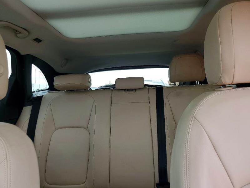 Photo 10 from auction – 2018 JAGUAR F-PACE with VIN SADCJ2FN1JA263395