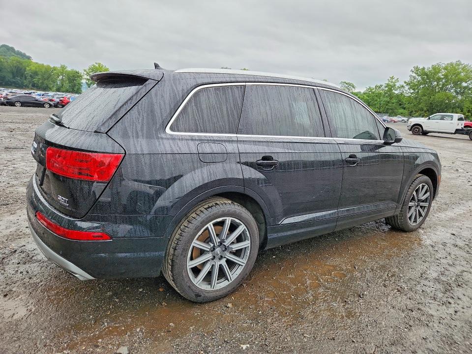 Photo 3 from auction – 2017 AUDI Q7 with VIN WA1LAAF74HD012901