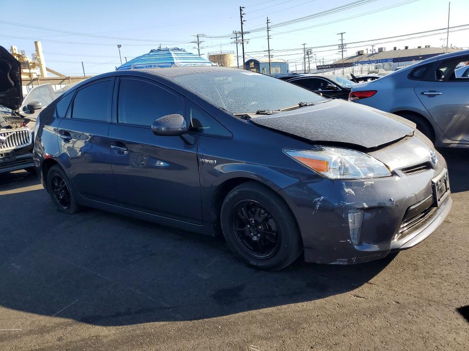 Photo 4 from auction – 2014 TOYOTA PRIUS with VIN JTDKN3DU2E0380099