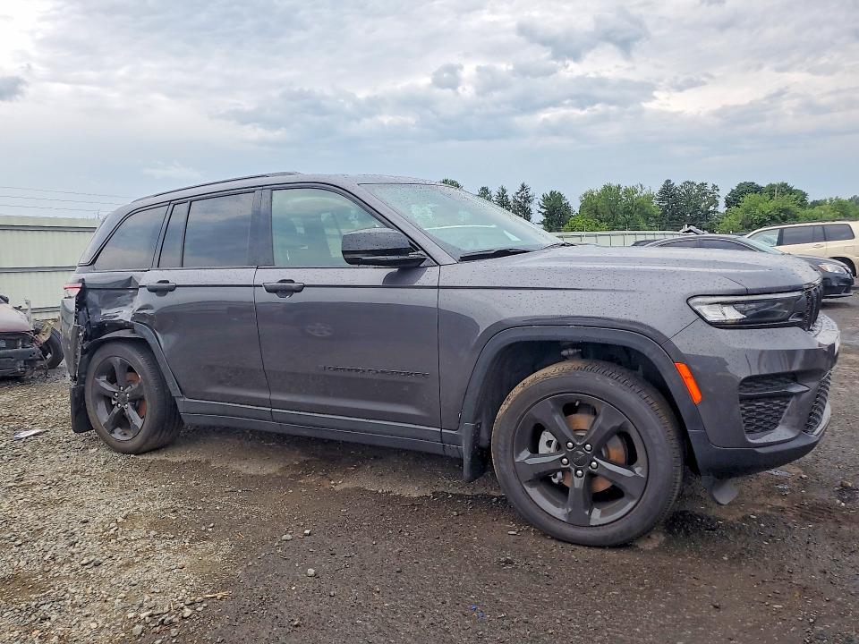 Снимка 4 от търг – 2025 JEEP GRAND CHEROKEE с VIN 1C4RJHAG2S8742886