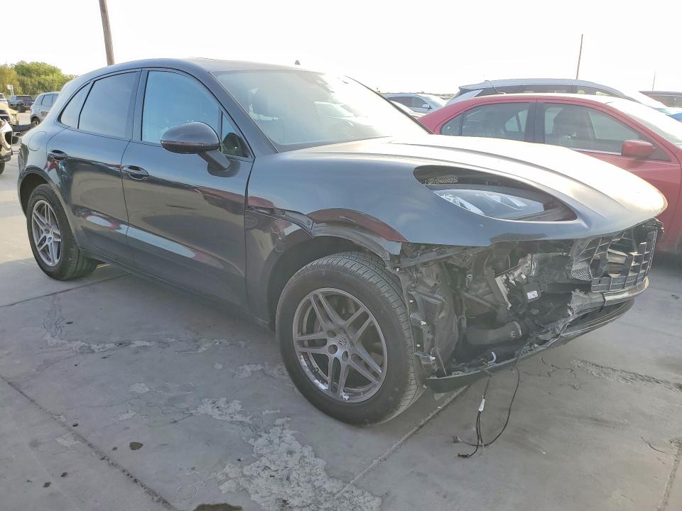 Photo 4 from auction – 2018 PORSCHE MACAN with VIN WP1AA2A50JLB19186