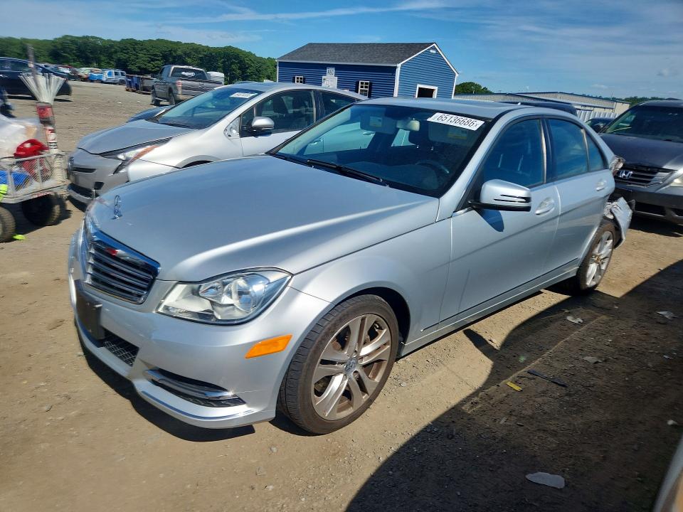 MERCEDES-BENZ C 2014 with VIN WDDGF8AB4EA940627 - Photo from auction