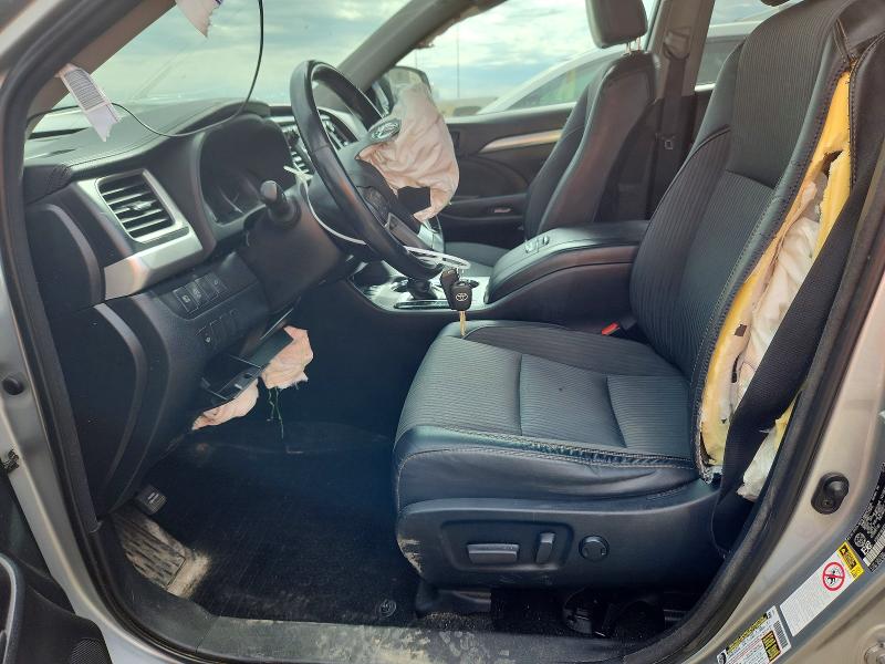 Photo 7 from auction – 2018 TOYOTA HIGHLANDER with VIN 5TDBZRFH9JS834346
