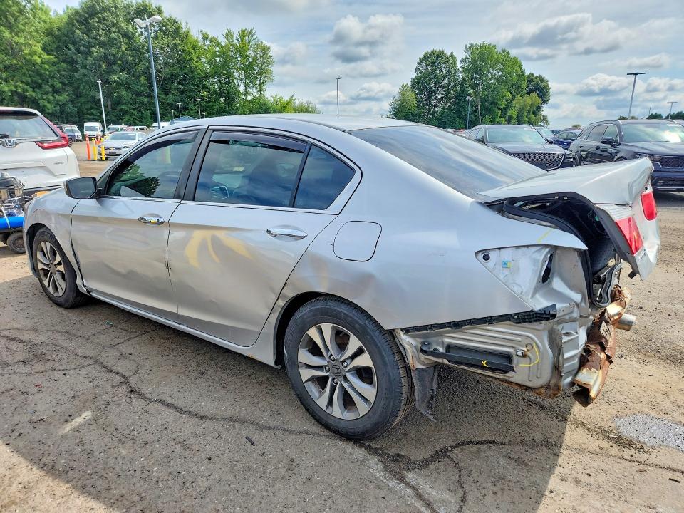 Photo 2 from auction – 2015 HONDA ACCORD with VIN 1HGCR2F33FA009926
