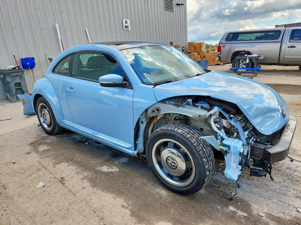 Photo 4 from auction – 2013 VOLKSWAGEN BEETLE with VIN 3VWJP7AT5DM623244