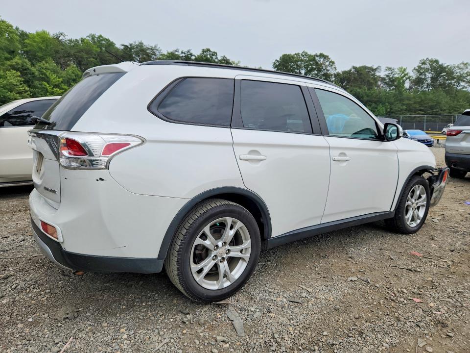 Photo 3 from auction – 2015 MITSUBISHI OUTLANDER with VIN JA4AD3A35FZ007771