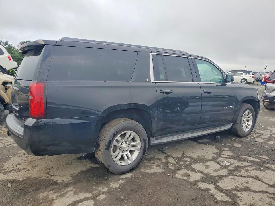 Photo 3 from auction – 2015 CHEVROLET SUBURBAN with VIN 1GNSKJKC2FR227203