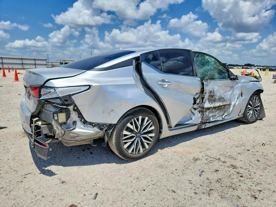 Photo 3 from auction – 2023 NISSAN ALTIMA with VIN 1N4BL4DV3PN305038