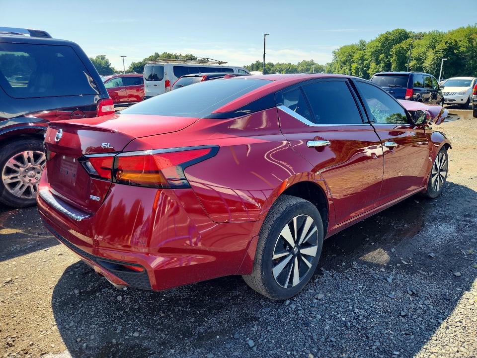 Photo 3 from auction – 2021 NISSAN ALTIMA with VIN 1N4BL4EW0MN421140