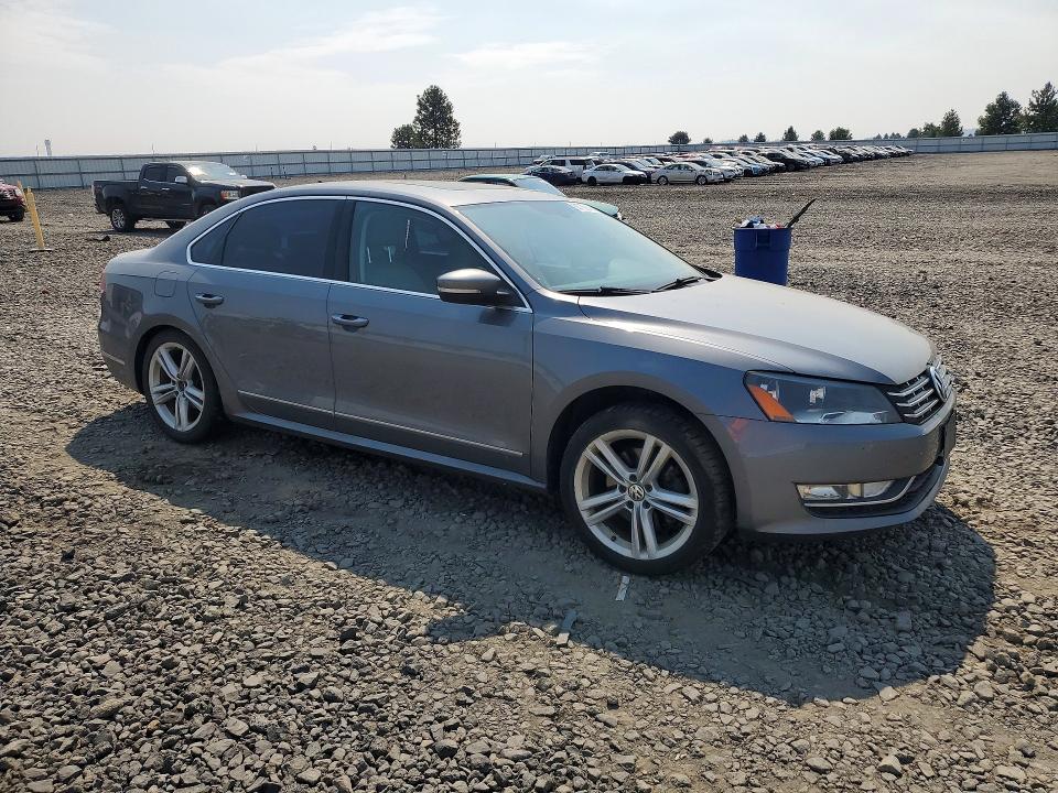Photo 4 from auction – 2015 VOLKSWAGEN PASSAT with VIN 1VWCV7A33FC083430