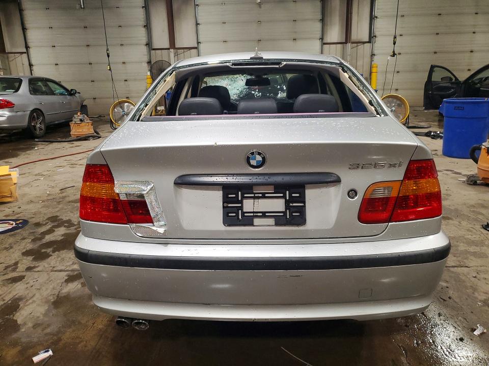 Photo 6 from auction – 2004 BMW 325 with VIN WBAEU33434PR07605
