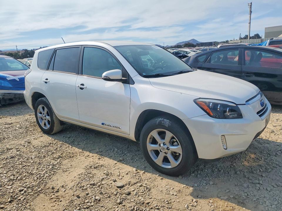 Photo 4 from auction – 2012 TOYOTA RAV4 EV with VIN 2T3YL4DV6CW001242