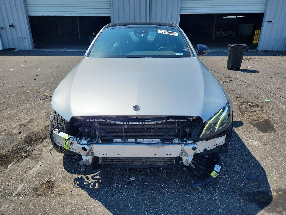 Foto 5 de la subasta – 2018 MERCEDES-BENZ E con VIN WDDZF4JB2JA467208