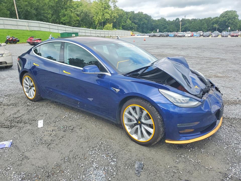 Photo 4 from auction – 2018 TESLA MODEL 3 with VIN 5YJ3E1EB9JF146382