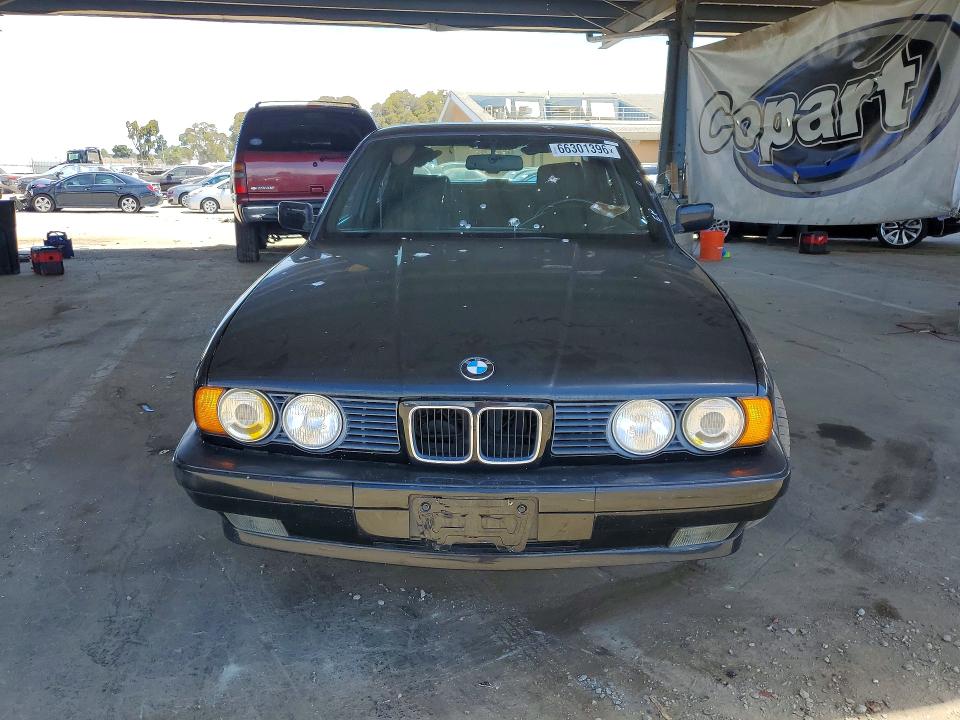 Photo 5 from auction – 1991 BMW M5 with VIN WBSHD9312MBK05127