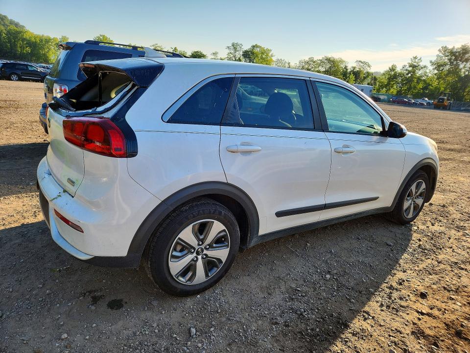 Photo 3 from auction – 2017 KIA NIRO with VIN KNDCB3LC4H5045696