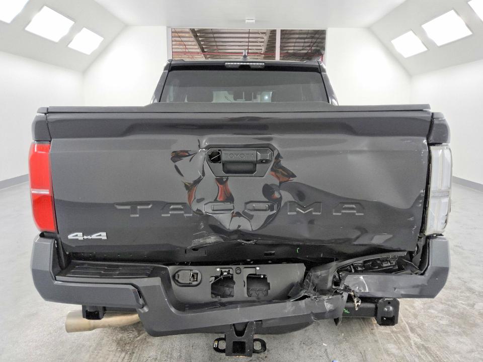 Photo 6 from auction – 2026 TOYOTA TACOMA with VIN 3TMLB5JN4TM229300
